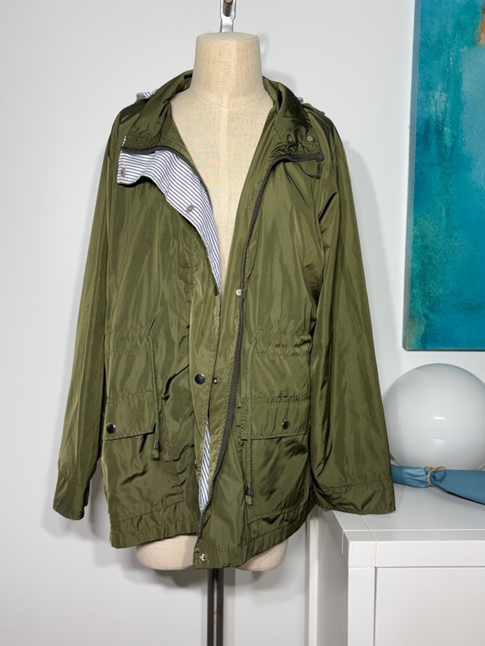 Lightweight Olive Green Military-Style Field Jacket with Hood